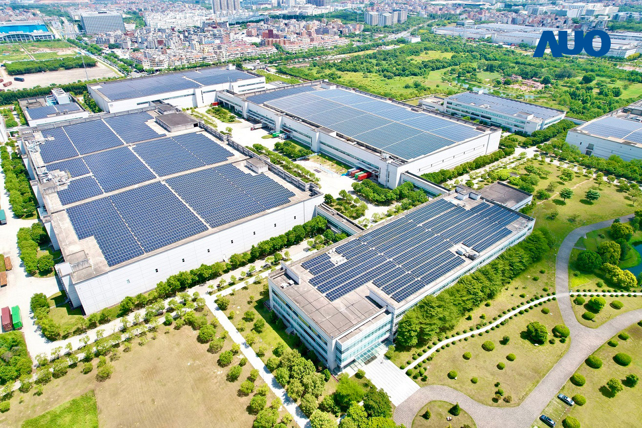 友達廈門推動智慧製造同時，透過綠電創能縱深推進綠色轉型，廠區全屋頂鋪設太陽能板，每年太陽能發電 2,600多萬度